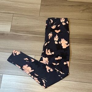 Athletic pants. Floral Black and Pink.